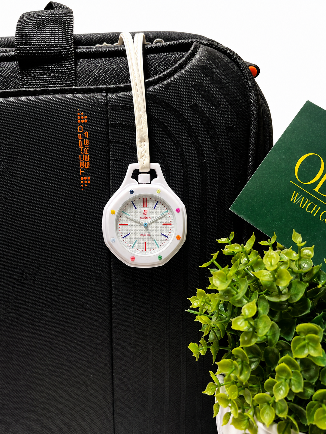 Pearl Pop Bag Charm — Quartz Movement