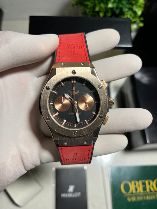 Crimson Royale Chronograph — Quartz Movement