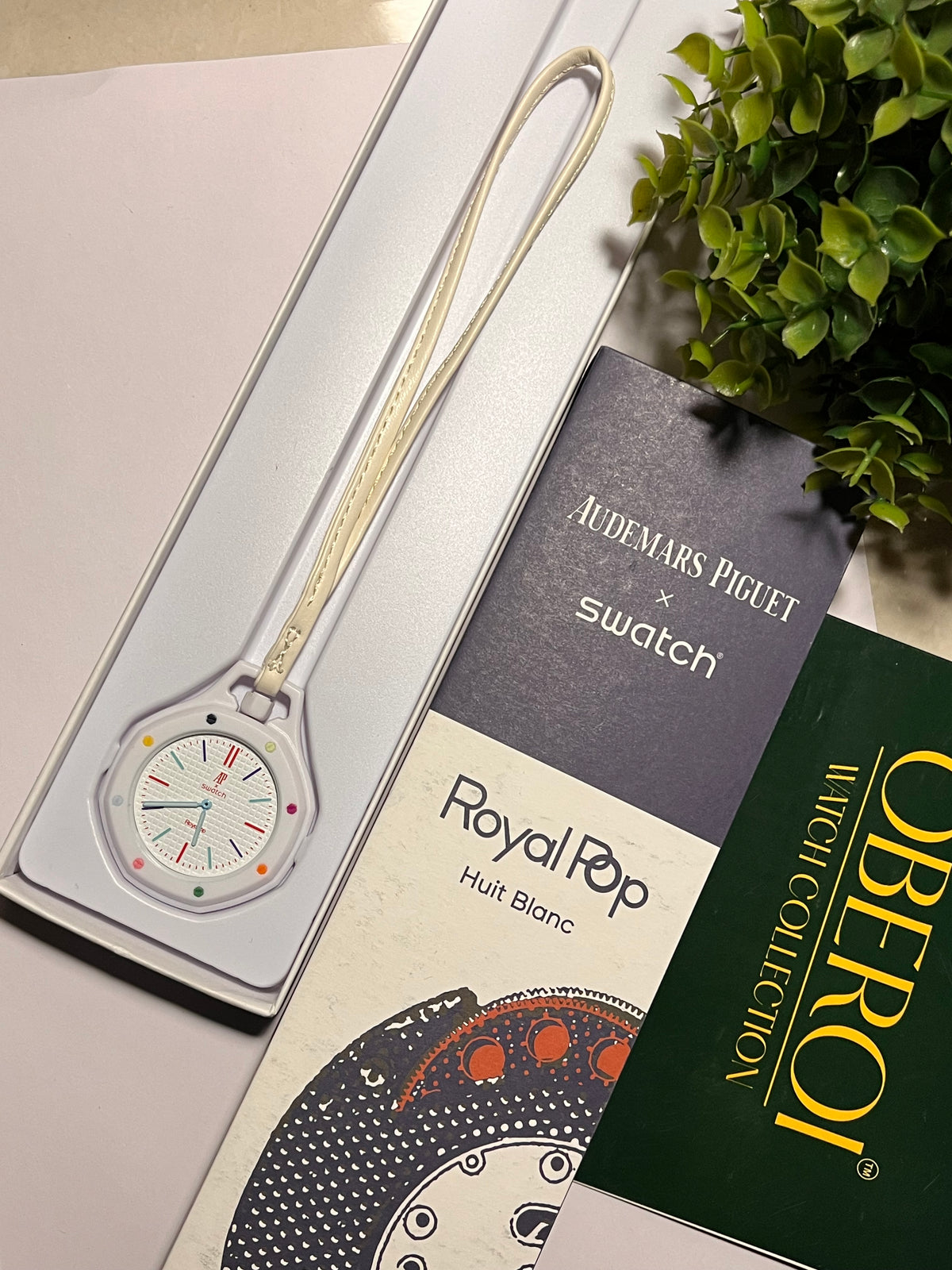 Pearl Pop Bag Charm — Quartz Movement