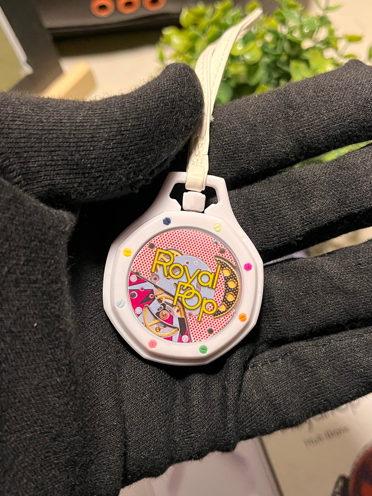 Pearl Pop Bag Charm — Quartz Movement