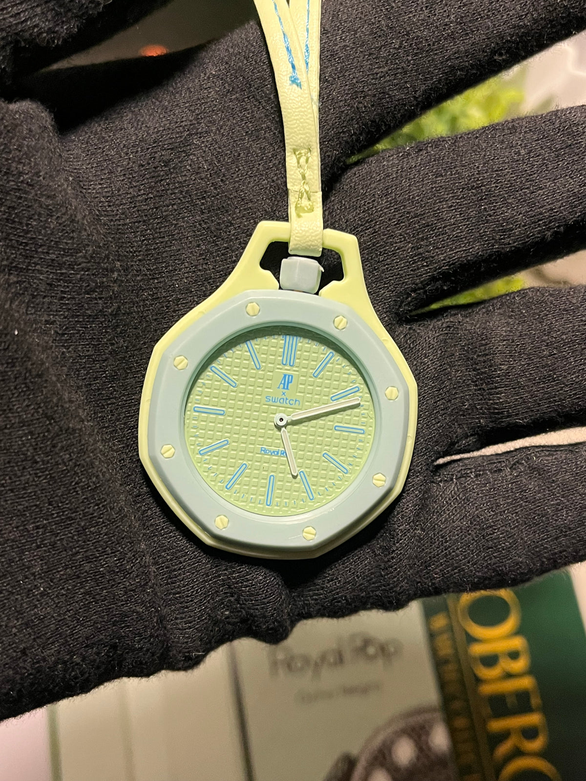 Lime Mist Bag Charm — Quartz Movement
