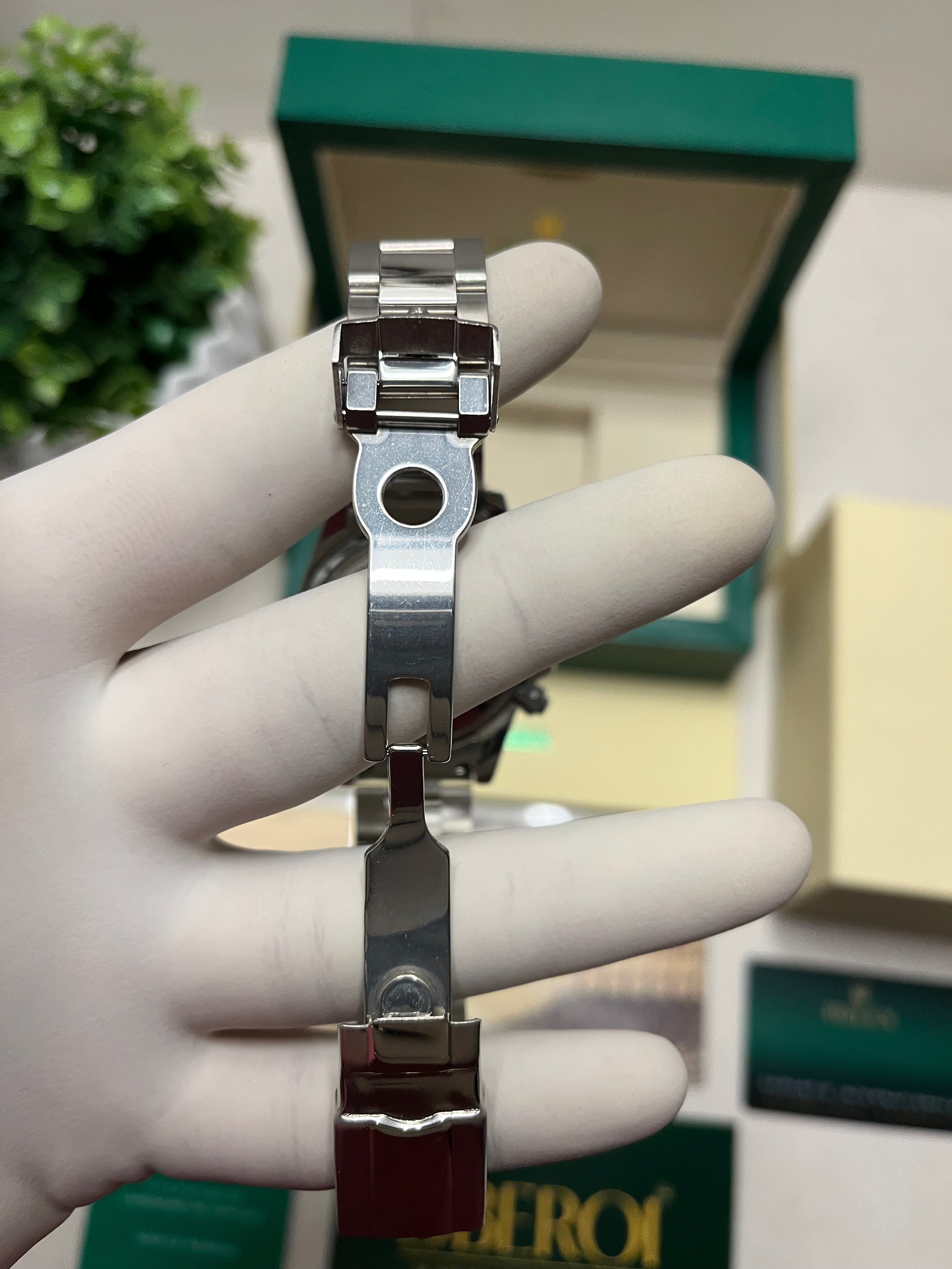 Oberoi Emerald Gold Daytona Chronograph Quartz Prestige