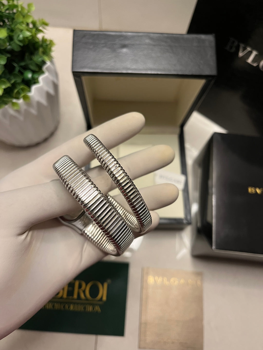 Oberoi Serpenti Emerald Luxe Bracelet Watch Quartz Edition